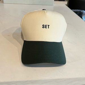 Set Active trucker hat